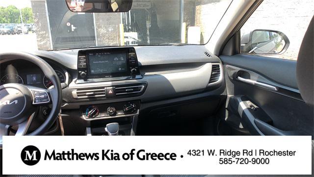 Photo of 2023 Steel Gray Kia Seltos