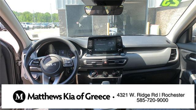Photo of 2023 Steel Gray Kia Seltos