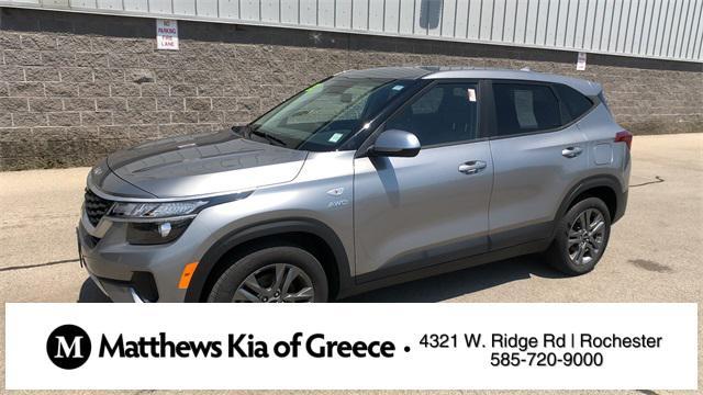 Photo of 2023 Steel Gray Kia Seltos