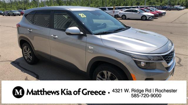 Photo of 2023 Steel Gray Kia Seltos