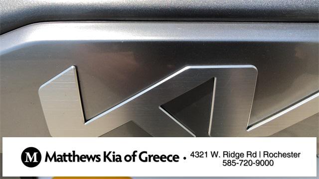 Photo of 2023 Steel Gray Kia Seltos