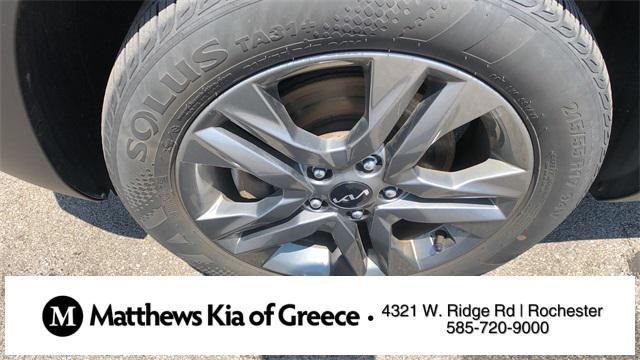 Photo of 2023 Steel Gray Kia Seltos