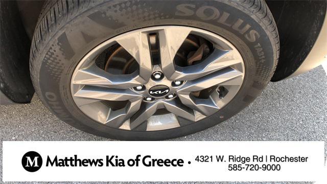 Photo of 2023 Steel Gray Kia Seltos