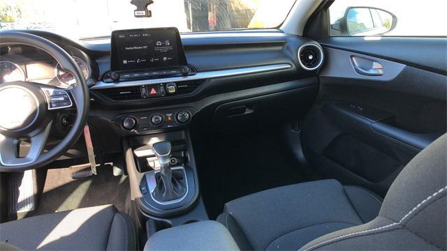 Photo of 2023 Snow White Pearl Kia Forte