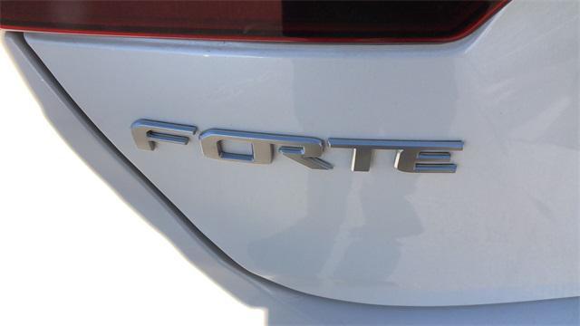 Photo of 2023 Snow White Pearl Kia Forte