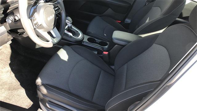 Photo of 2023 Snow White Pearl Kia Forte