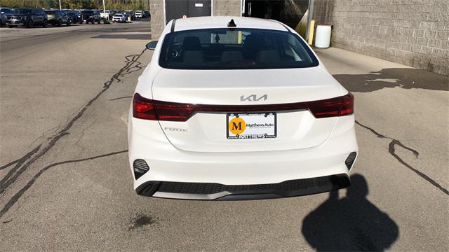 Photo of 2023 Snow White Pearl Kia Forte