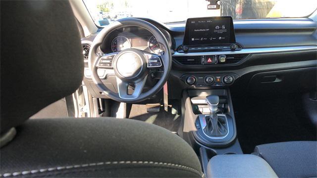 Photo of 2023 Snow White Pearl Kia Forte