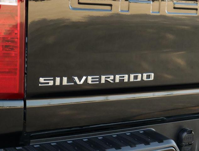 Photo of 2023 Black Chevrolet Silverado 2500