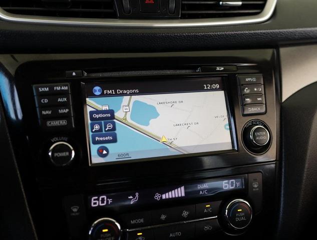 Photo of 2016 Magnetic Black Nissan Rogue