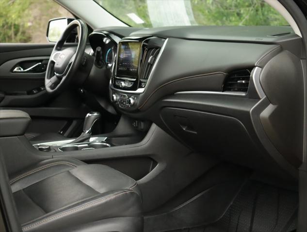 Photo of 2020 Mosaic Black Metallic Chevrolet Traverse