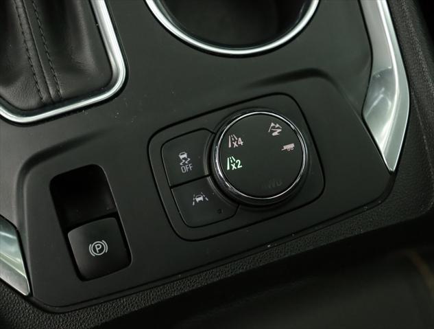Photo of 2020 Mosaic Black Metallic Chevrolet Traverse