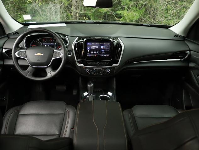 Photo of 2020 Mosaic Black Metallic Chevrolet Traverse