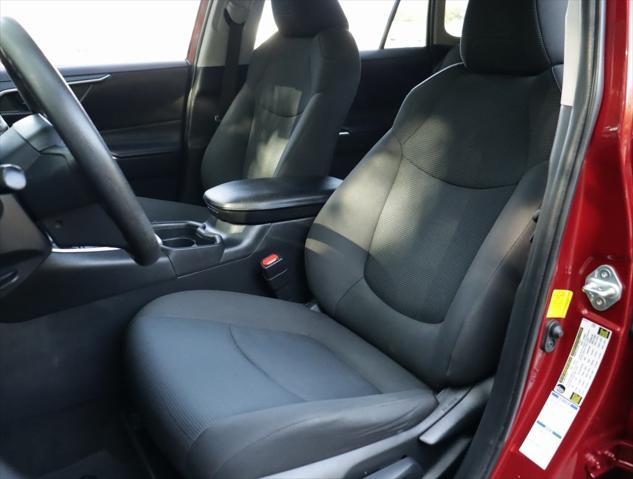 Photo of 2019 Ruby Flare Pearl Toyota RAV4