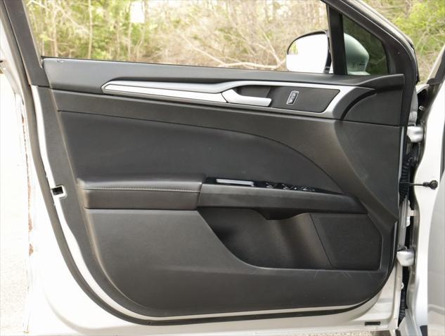 Photo of 2014 Ingot Silver Ford Fusion