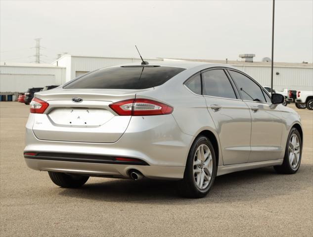 Photo of 2014 Ingot Silver Ford Fusion