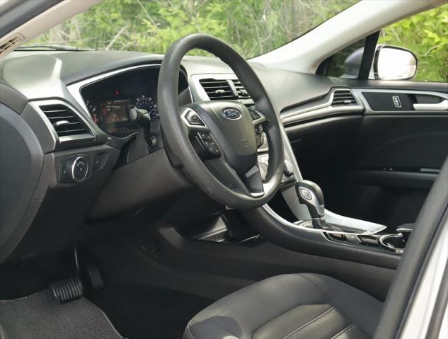 Photo of 2014 Ingot Silver Ford Fusion