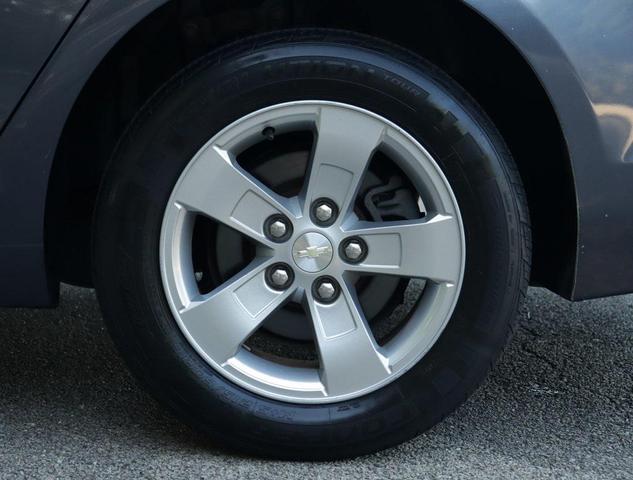 Photo of 2014 Atlantis Blue Metallic Chevrolet Malibu