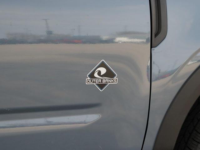 Photo of 2024 Azure Gray Metallic Tri-Coat Ford Bronco Sport