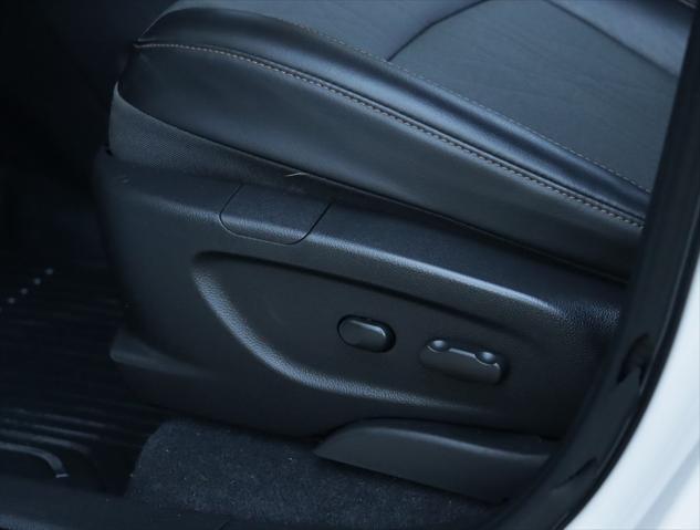 Photo of 2020 Summit White Chevrolet Trax
