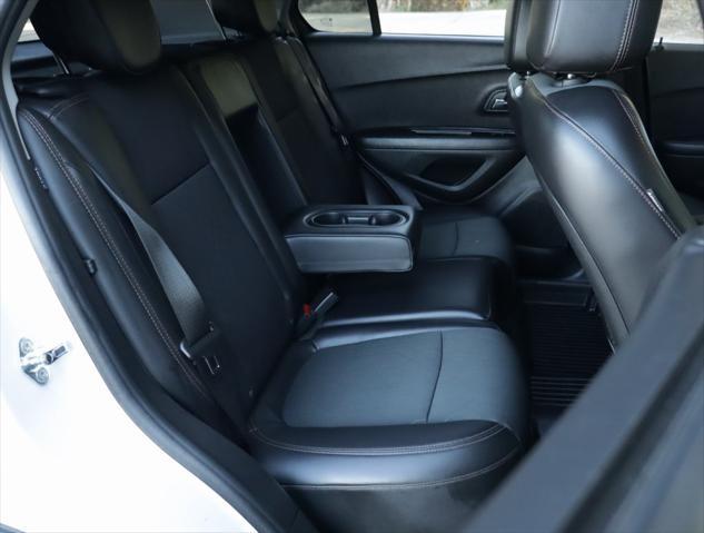 Photo of 2020 Summit White Chevrolet Trax
