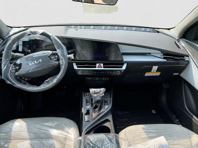 Photo of 2025 CGE Kia Niro