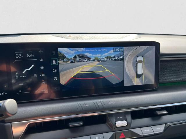 Photo of 2024 Snow White Pearl Kia EV9