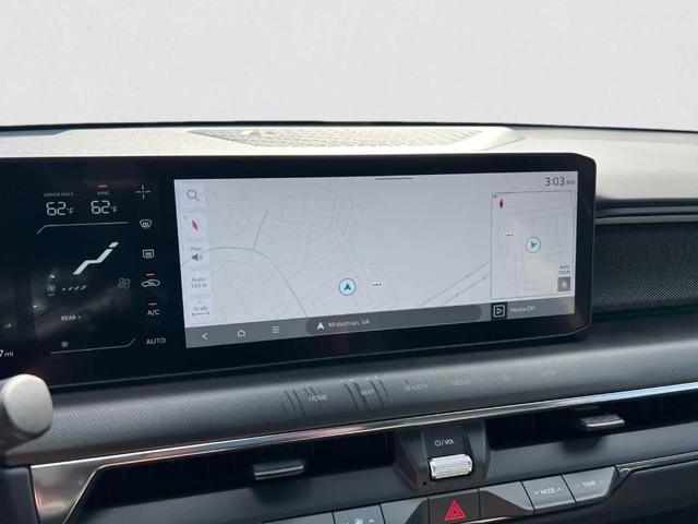 Photo of 2024 Snow White Pearl Kia EV9