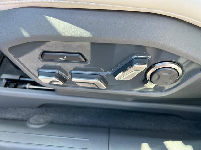 Photo of 2024 Snow White Pearl Kia EV9