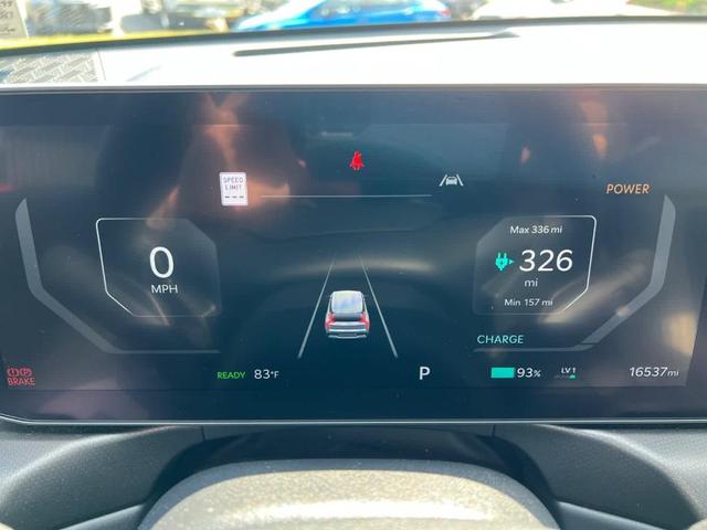 Photo of 2024 Snow White Pearl Kia EV9