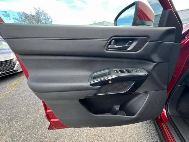 Photo of 2023 Scarlet Ember Nissan Pathfinder