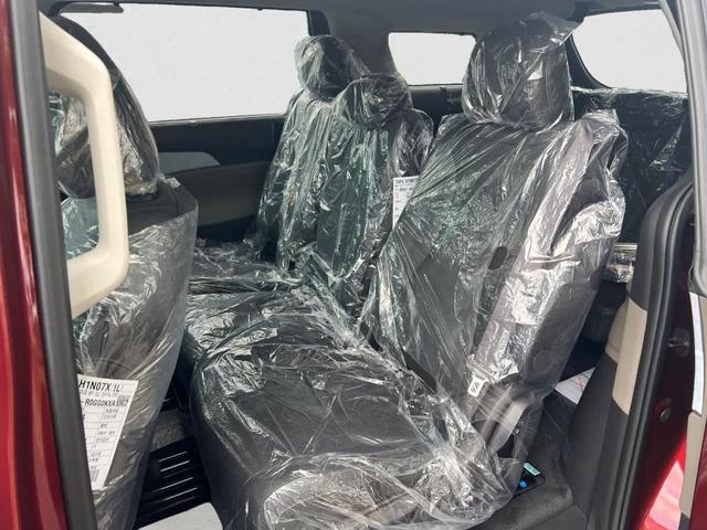 Photo of 2025 C7R Kia Carnival