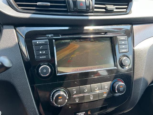Photo of 2021 Glacier White Nissan Rogue Sport