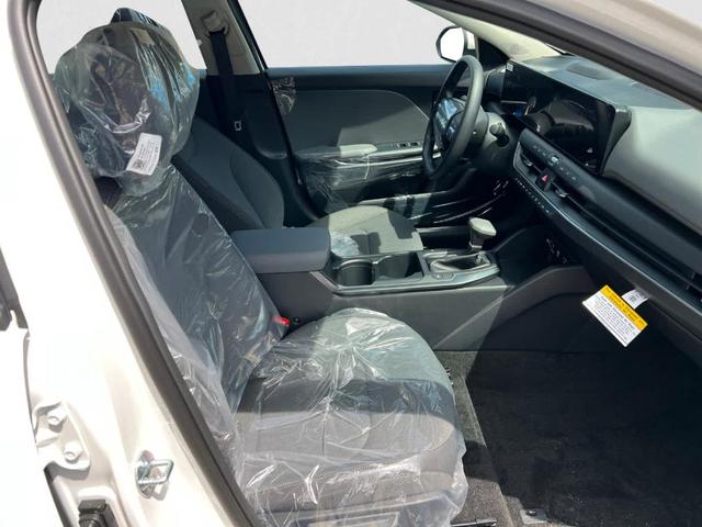 Photo of 2025 Snow White Pearl Kia K4