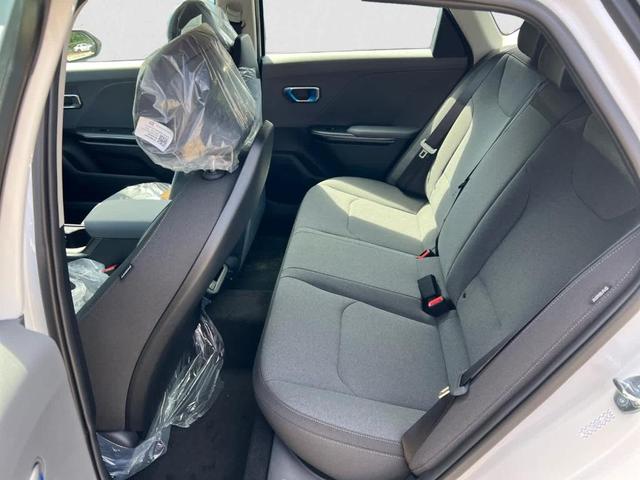 Photo of 2025 Snow White Pearl Kia K4