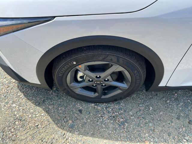 Photo of 2025 Snow White Pearl Kia K4
