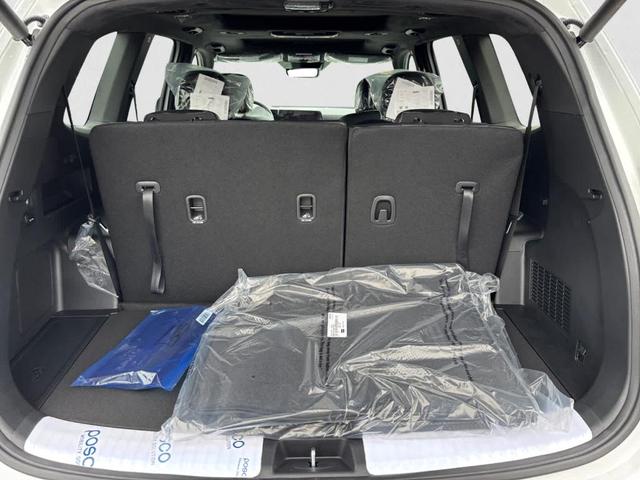 Photo of 2025 Glacial White Pearl Kia Telluride