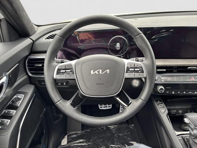 Photo of 2025 Glacial White Pearl Kia Telluride
