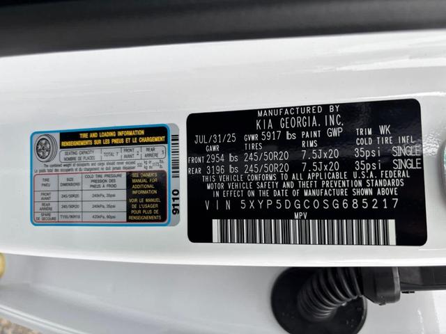 Photo of 2025 Glacial White Pearl Kia Telluride
