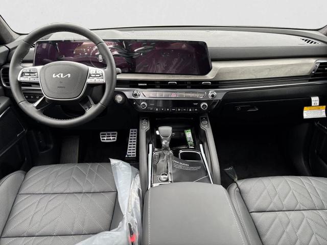 Photo of 2025 Glacial White Pearl Kia Telluride