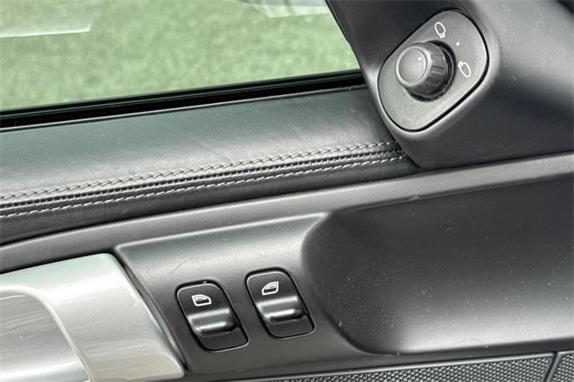Photo of 2007 Arctic Silver Metallic Porsche 911