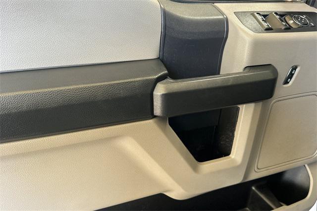 Photo of 2022 Oxford White Ford F-250