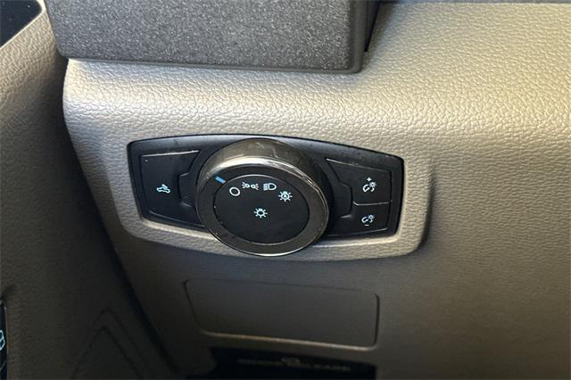 Photo of 2022 Oxford White Ford F-250