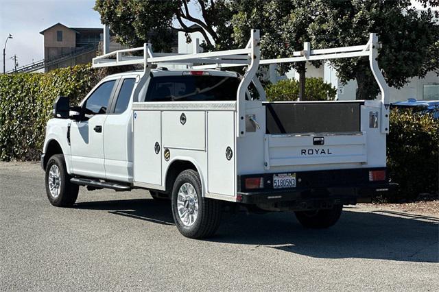 Photo of 2022 Oxford White Ford F-250
