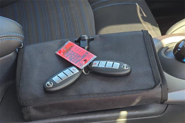 Photo of 2022 Gun Metallic Nissan Leaf
