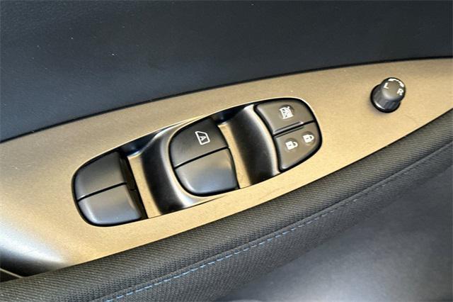 Photo of 2022 Gun Metallic Nissan Leaf