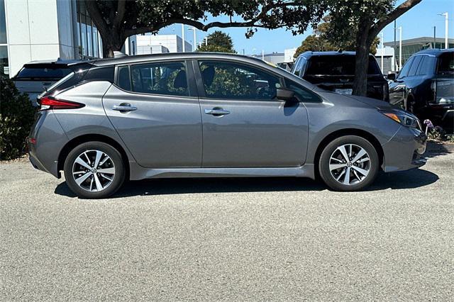 Photo of 2022 Gun Metallic Nissan Leaf