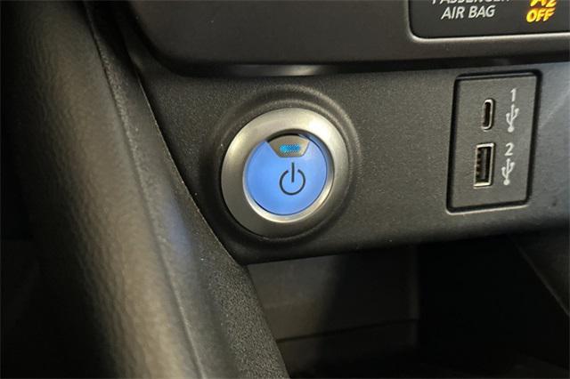 Photo of 2022 Gun Metallic Nissan Leaf