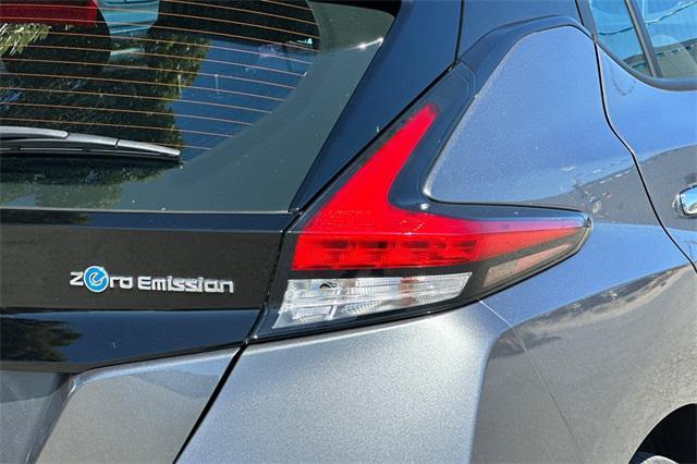 Photo of 2022 Gun Metallic Nissan Leaf