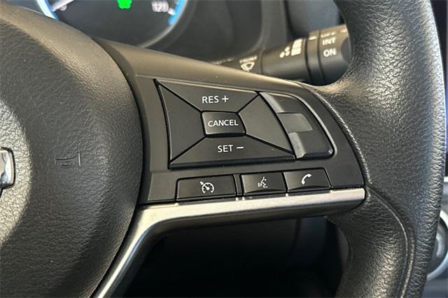Photo of 2022 Gun Metallic Nissan Leaf